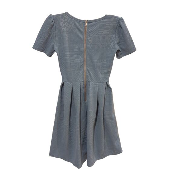 LuLaRoe Dress, Pattern Knit, EUC, XS - Picture 5 of 5